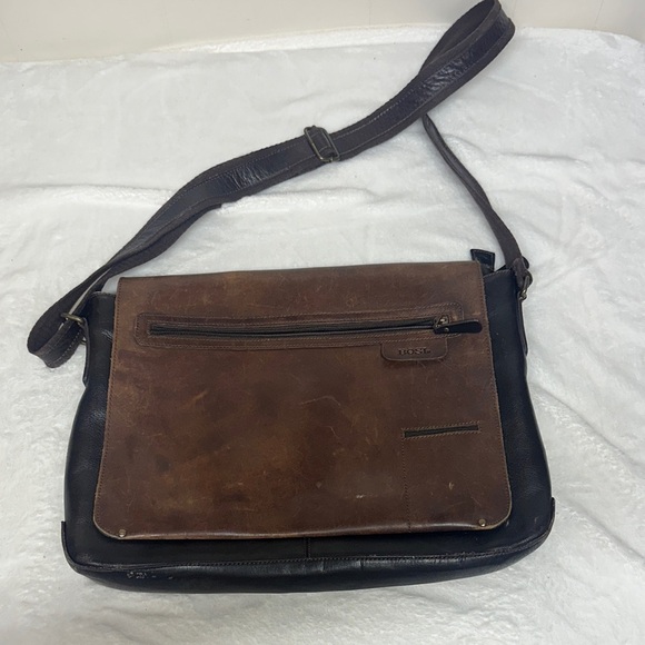 Vintage Bosi Distressed leather messenger Bag - Picture 1 of 16